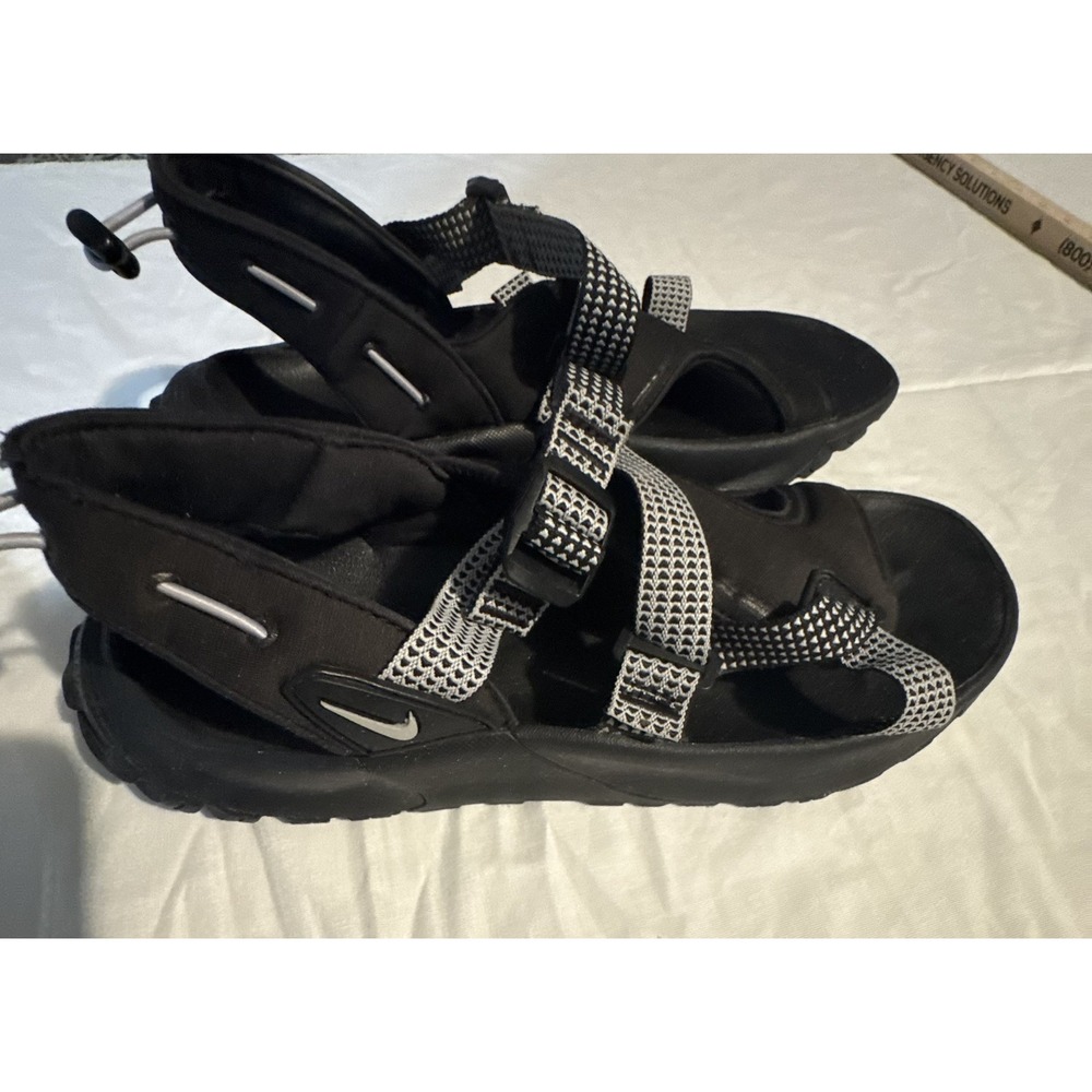 Nike Oneonta Men's 11 Nature Trail Outdoors Black White Athletic Casual Sandals